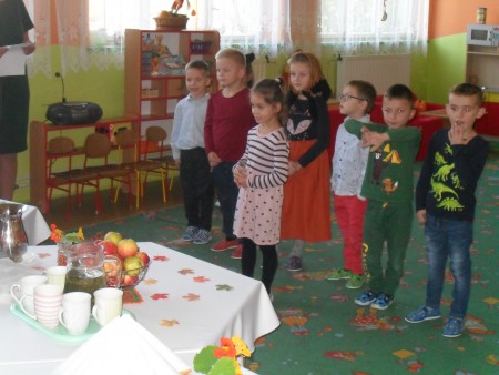 POSEDENIE PRI BYLINKOVOM ČAJI V TRIEDE č. 5